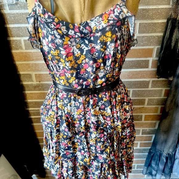 Dress - Picture 5 of 8